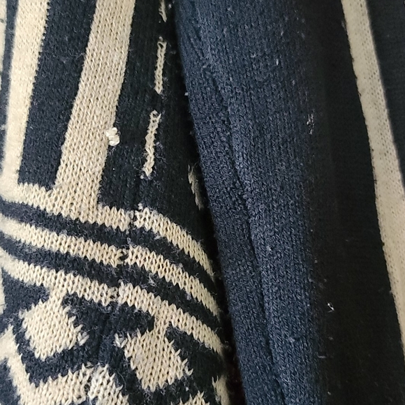 Used sweater - Picture 5 of 6